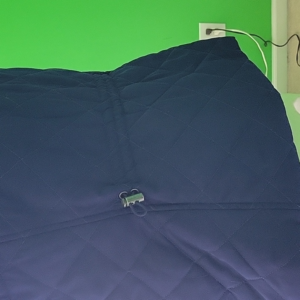 Vest - Picture 2 of 4